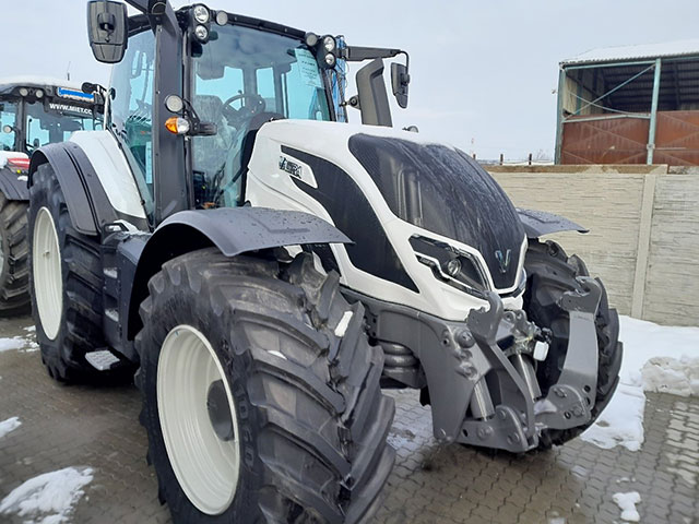 Valtra T235A